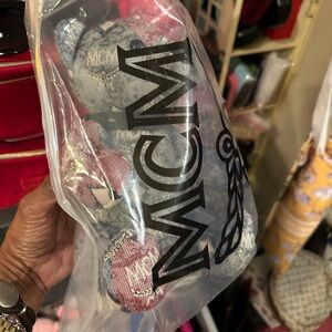 MCM Large Logo Print Bear🥳🥳❌❌
